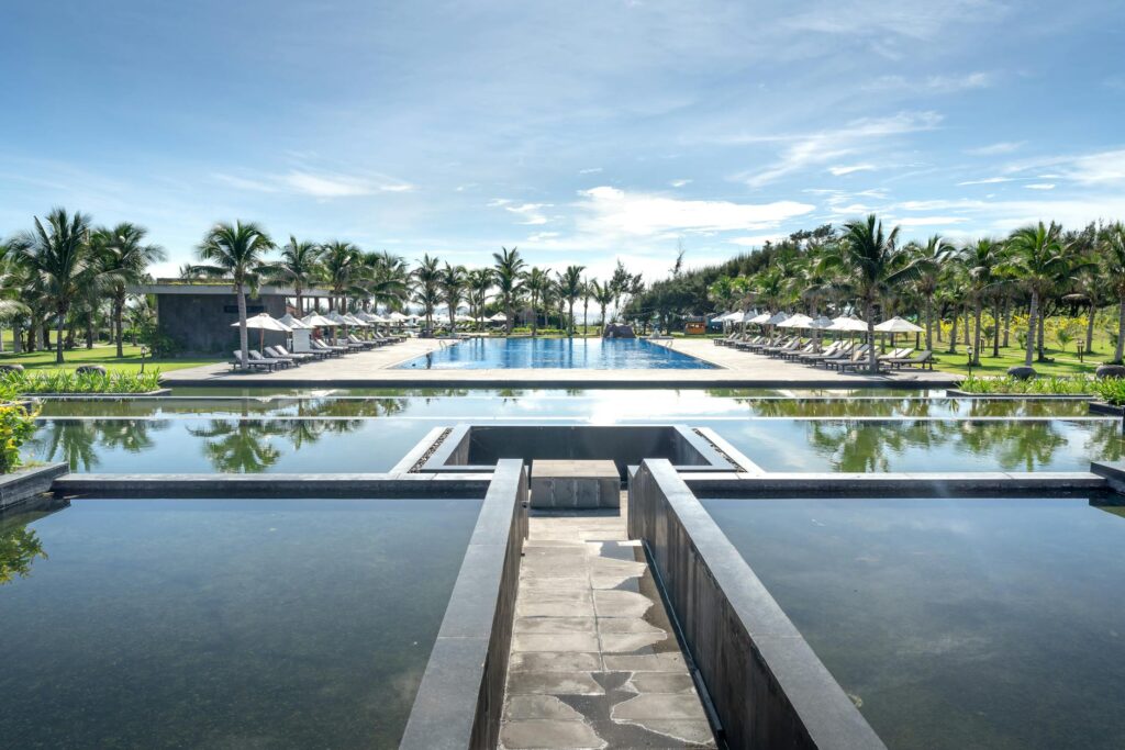 Shangrila Resort Escape: Ultimate Luxury Surrounded by Nature