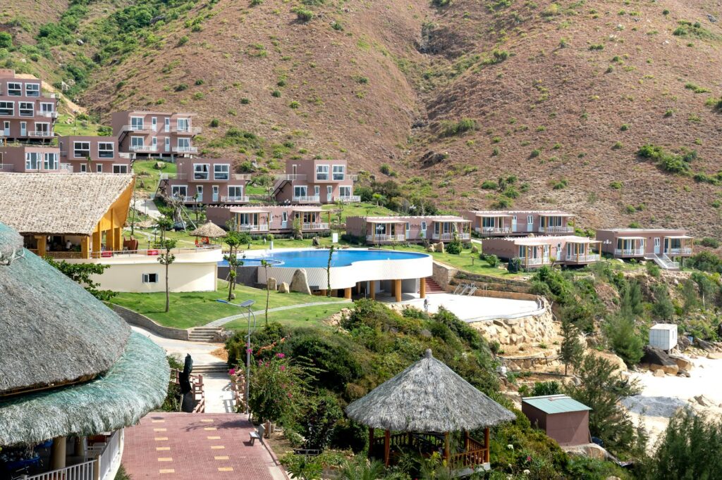 Sumberkima Hill Retreat: Scenic Hotel Villas with Ocean Views